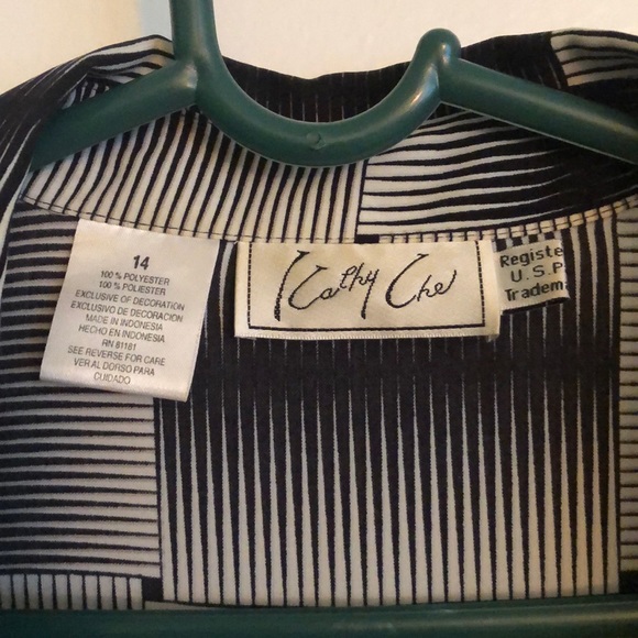 Short sleeve white and black blouse - Picture 6 of 7